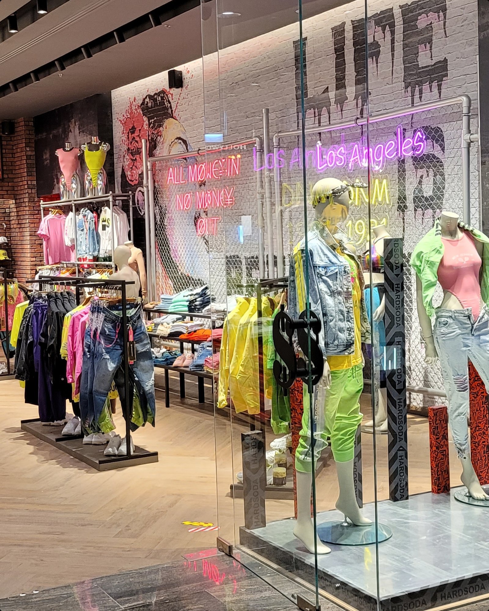 Hardsoda Store Design | Enhance Shopping Experience & Customer ...